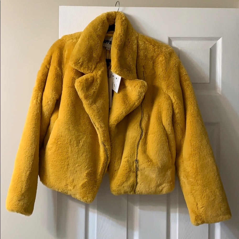 Apparis Yellow Fur Bomber